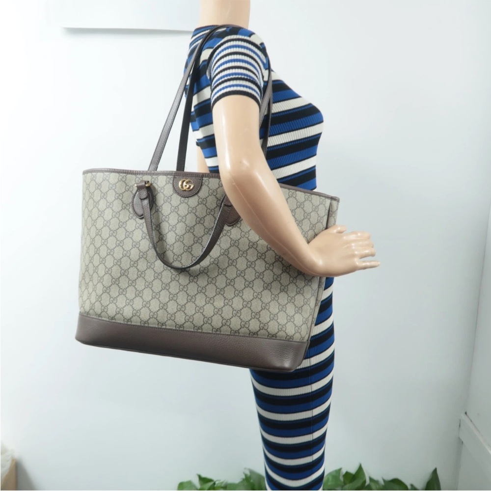 Gucci Beige and Brown Signature Tote